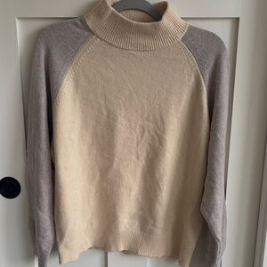 Club Monaco Two-Tone Turtleneck Sweater size Large